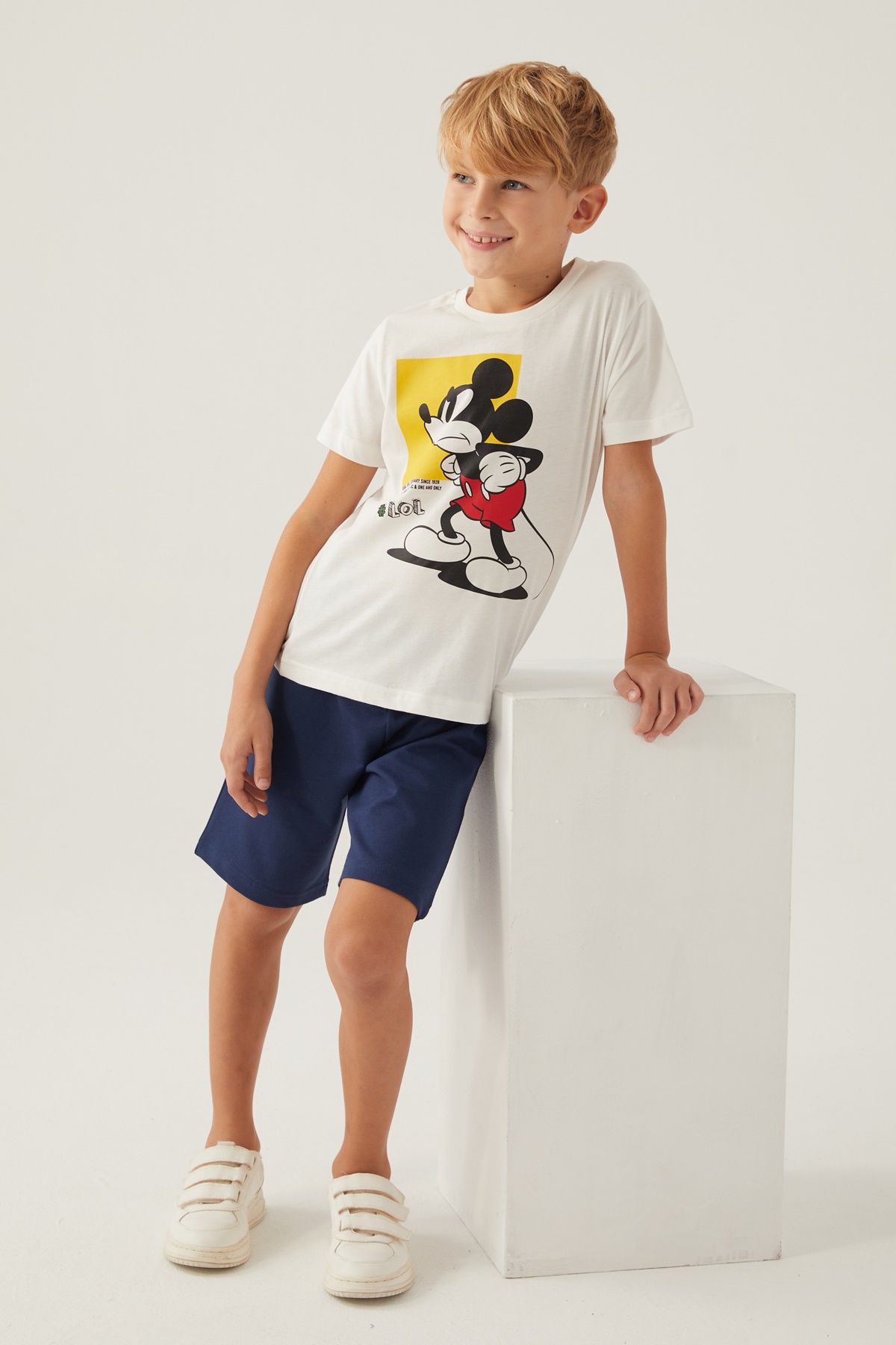 Disney 4883 Mickey Mouse Erkek Çocuk Kısa Kollu Bermuda Takım