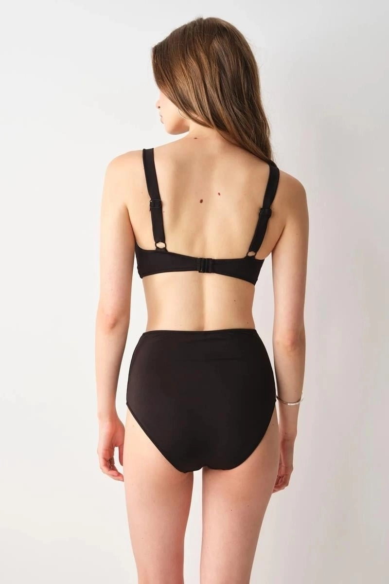 No Gossip Dolores Toparlayıcı Bikini Üstü-Black